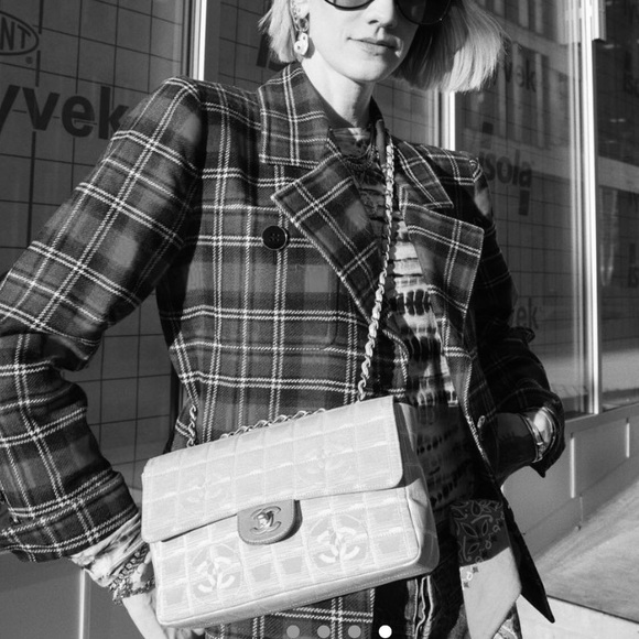 Chanel travel line canvas flap bag - Picture 4 of 14